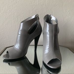 7 for all mankind light gray heels